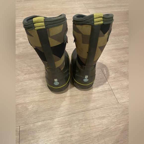 BOGS classic boots kids size 11 - Picture 4 of 7